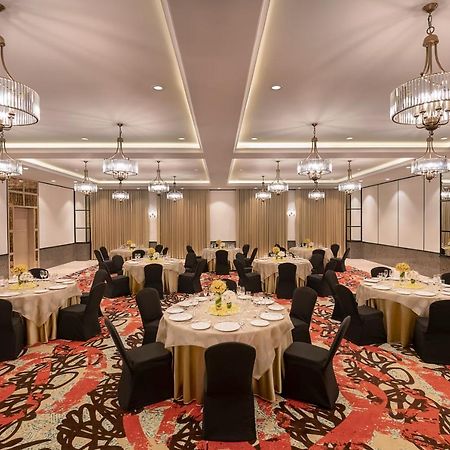 Lemon Tree Premier, New Town, Kolkata Hotel Екстериор снимка