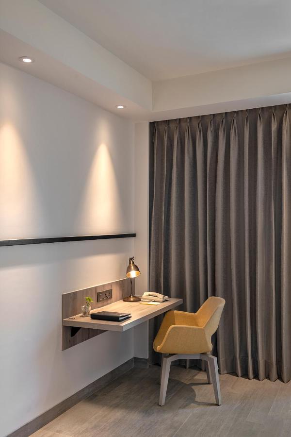 Lemon Tree Premier, New Town, Kolkata Hotel Екстериор снимка