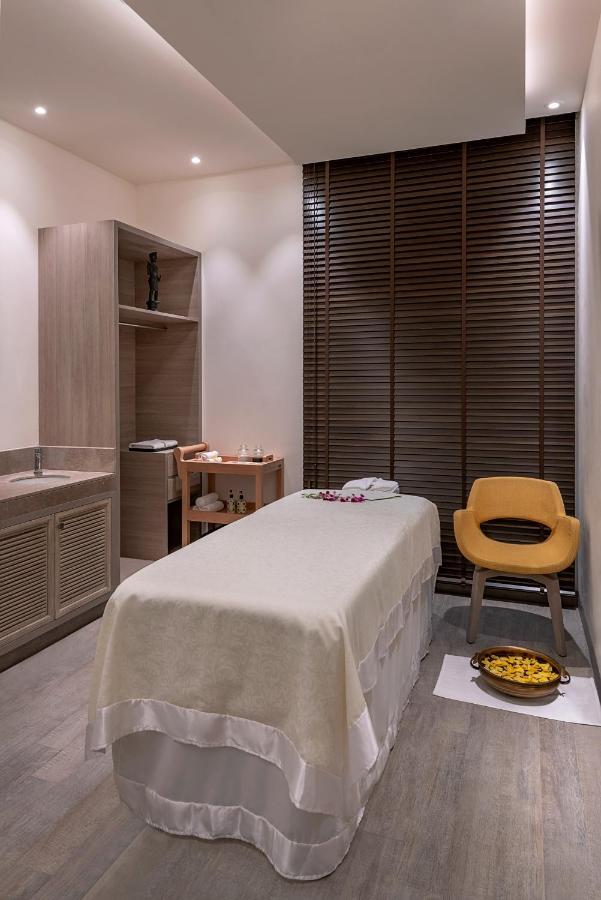 Lemon Tree Premier, New Town, Kolkata Hotel Екстериор снимка
